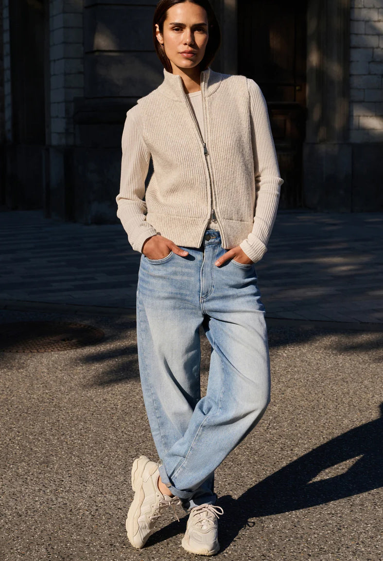 Loose Fit High Waist Jeans