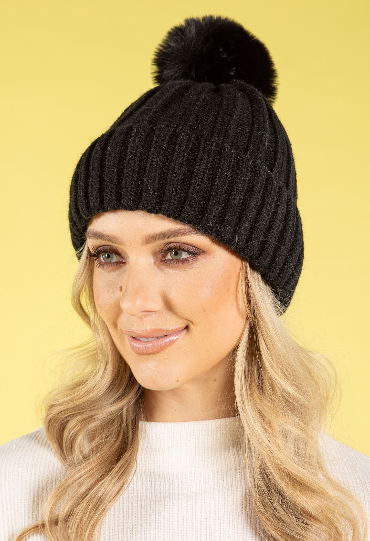 Chunky Knit Pom Pom Beanie
