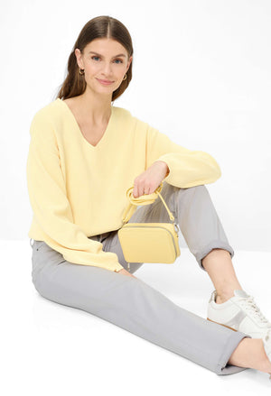 Carola 30 Inch Short Leg Trousers