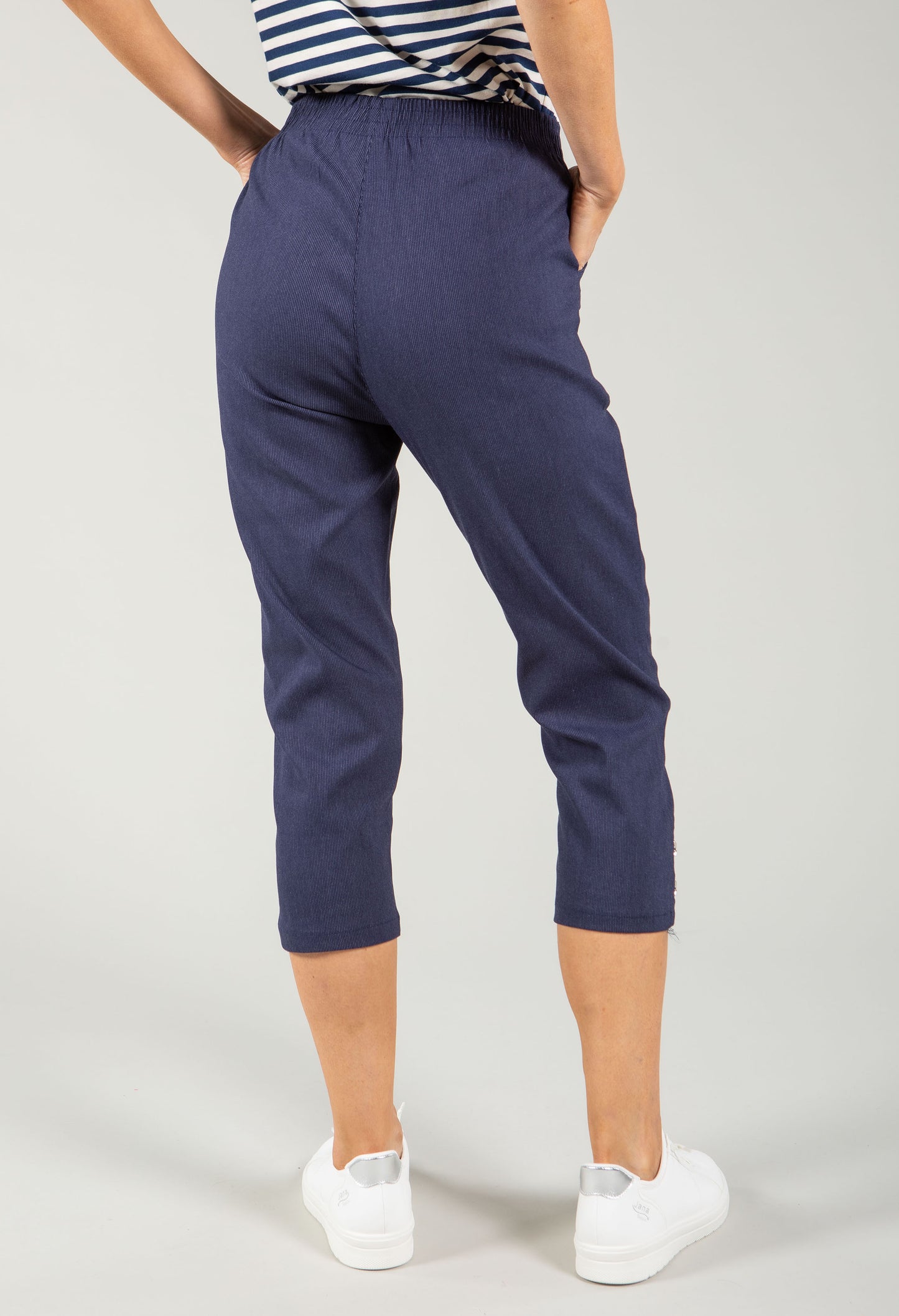 Relaxed Fit Capri Trousers