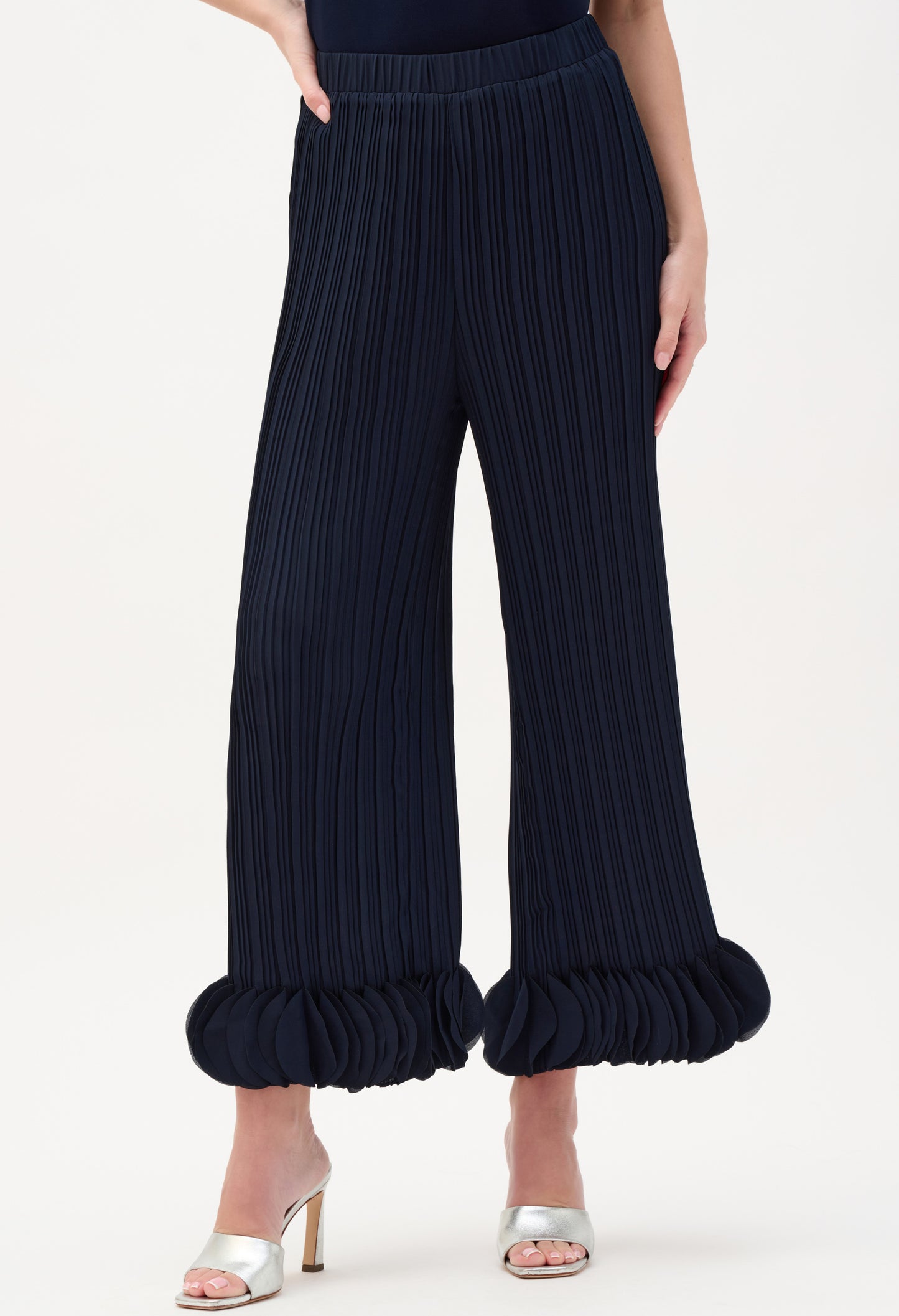 Pleated Wide-leg Trousers