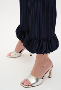 Pleated Wide-leg Trousers