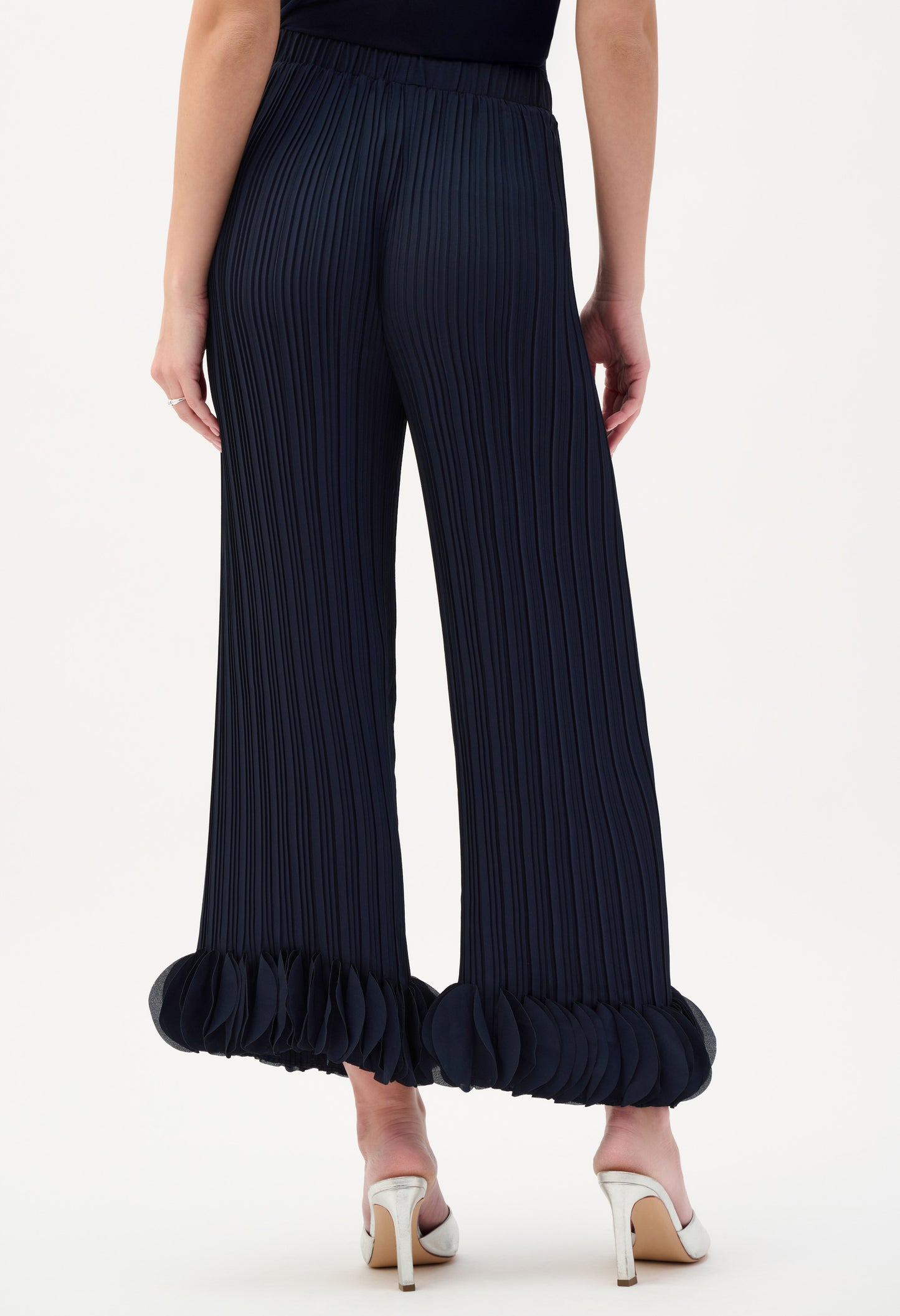 Pleated Wide-leg Trousers