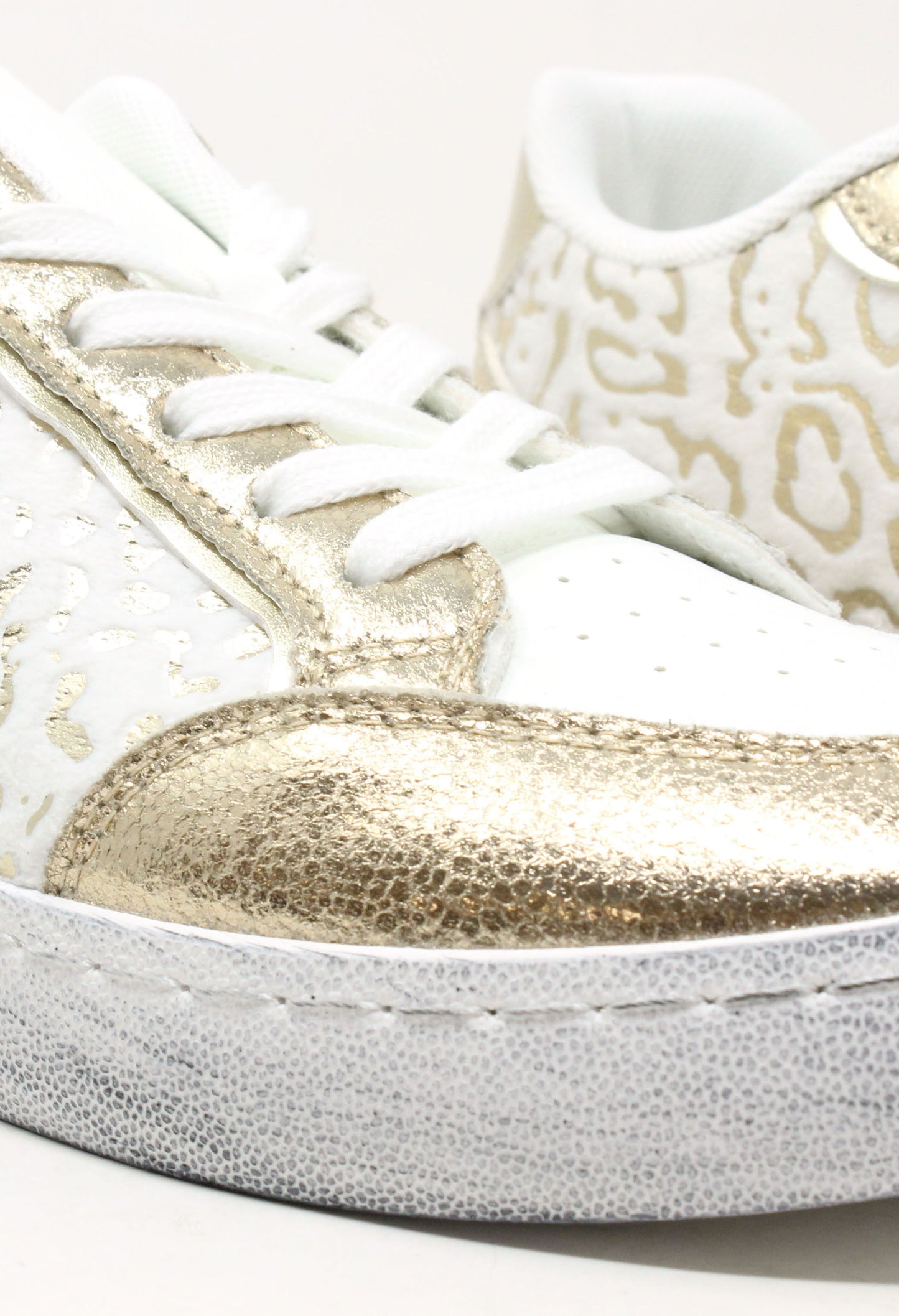 Metallic Leo Trainer