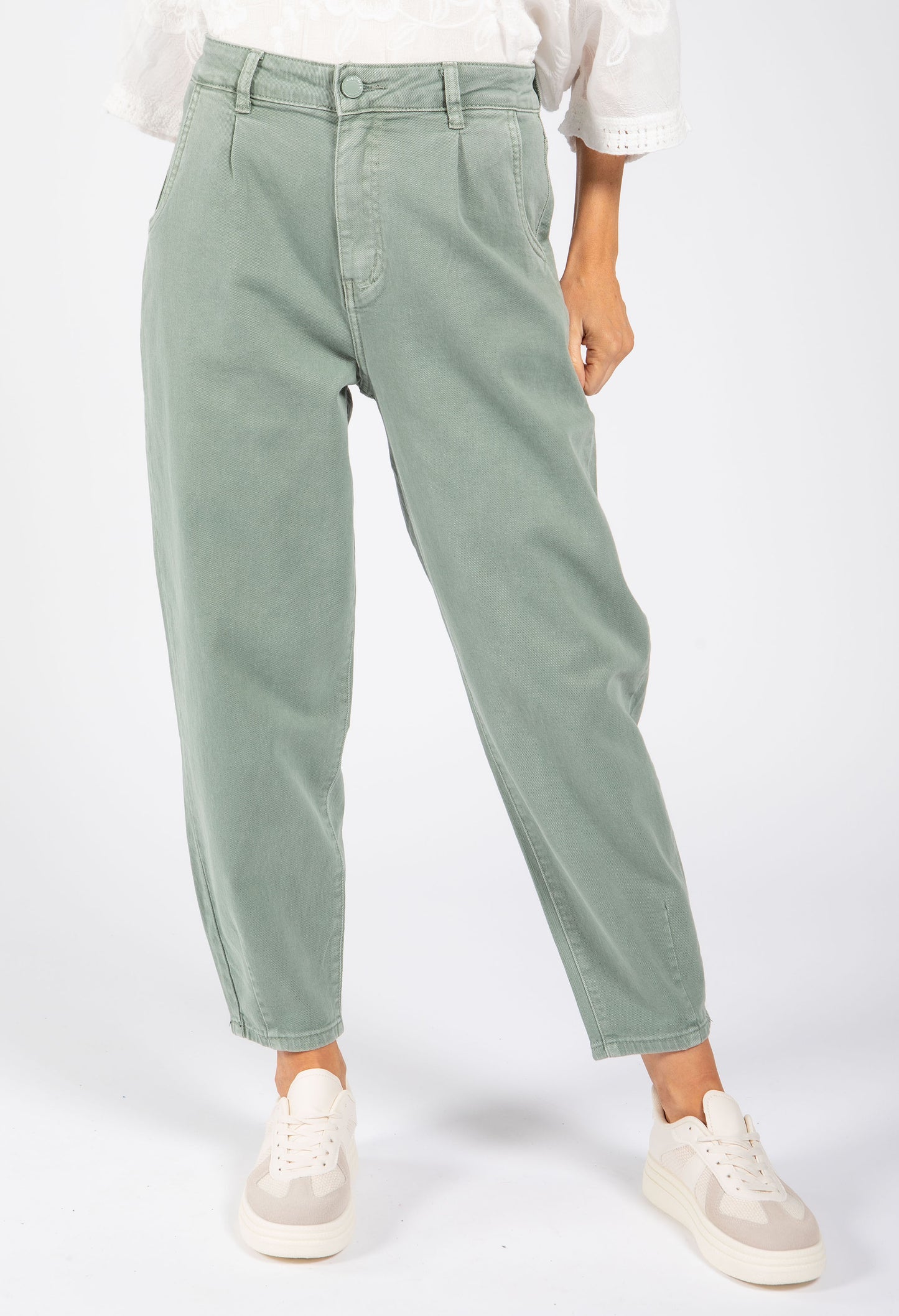 Tiffanie Barrel Fit Jeans