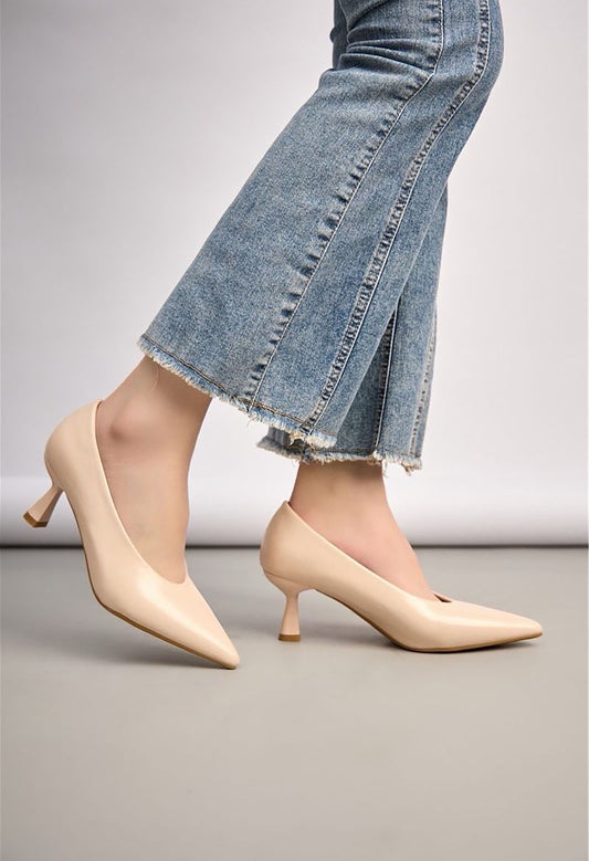 Curved Court Heel