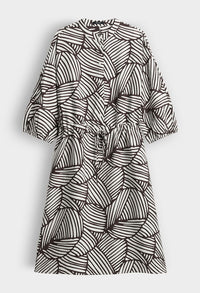 Wenria Botanical Flowing Dress
