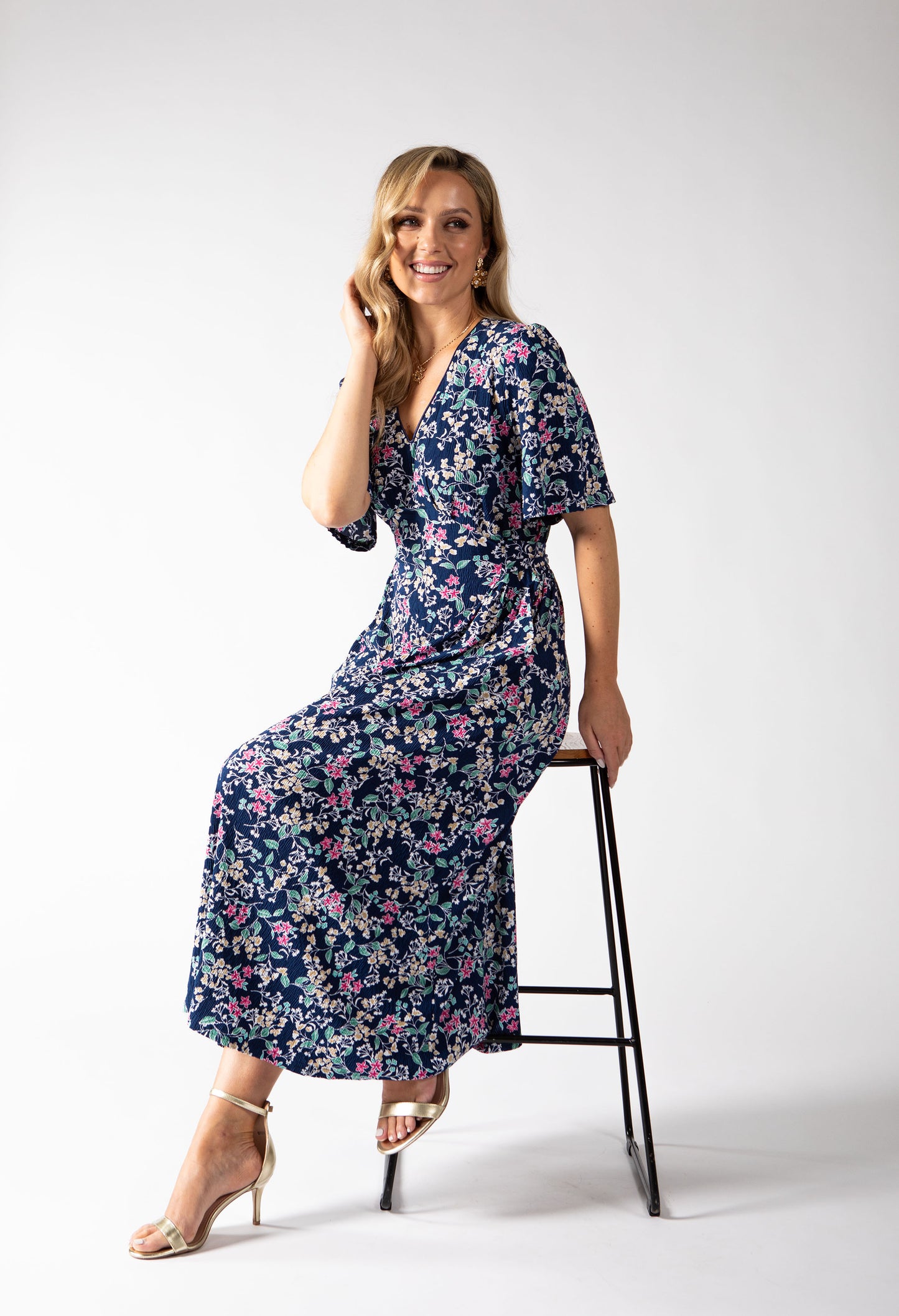 Pretty Floral Print V-Neck Midi Dress