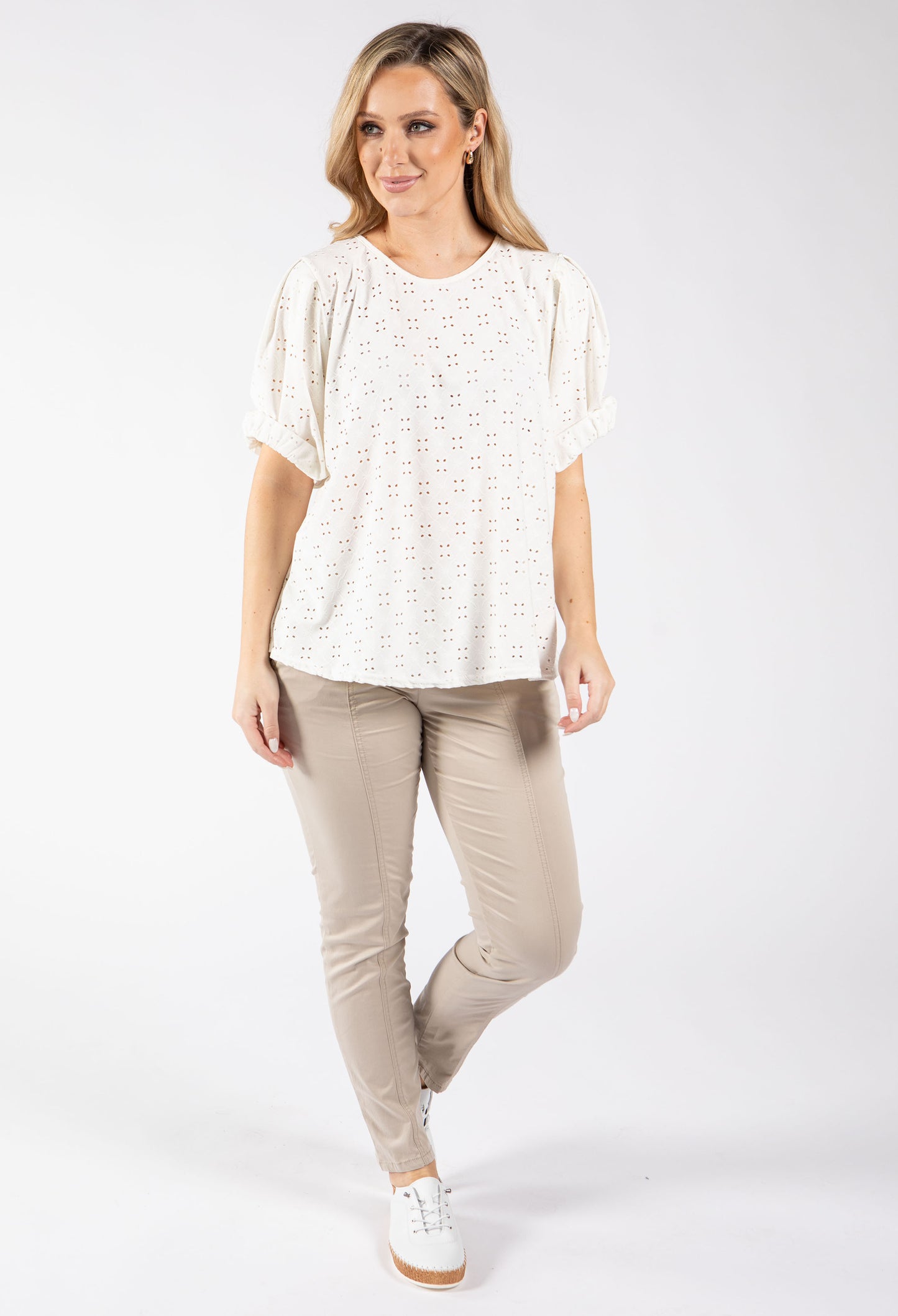 Paca Floral Embroidery Top