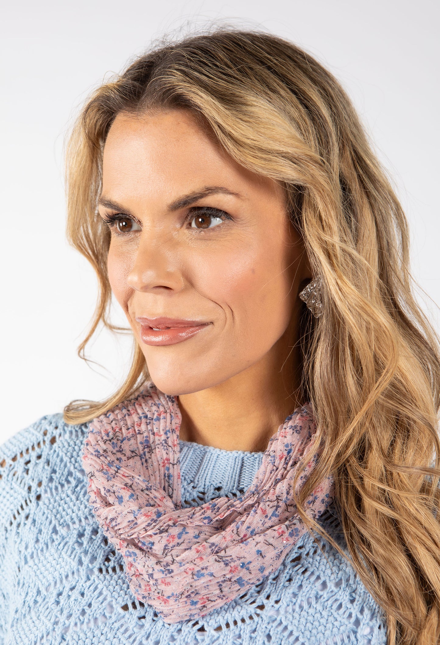 Mini Bloom Magnetic Scarf