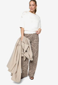 Sweatshirt with lace pattern