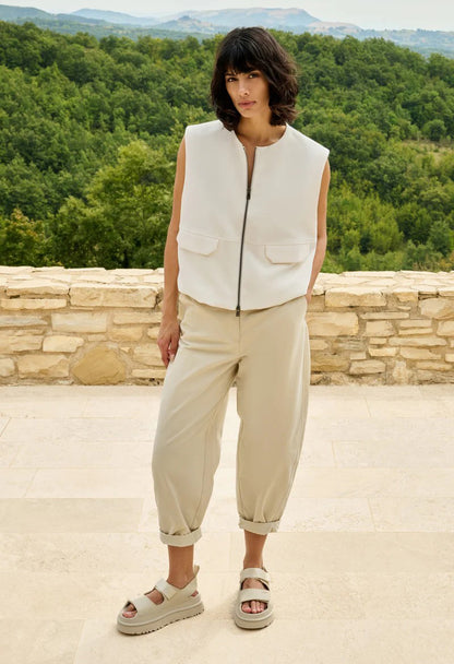 High waist barrel trousers with button detail
