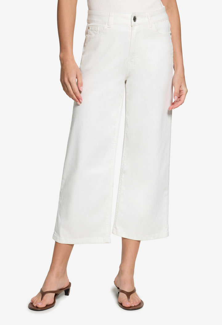 Straight Leg Cropped Jeans