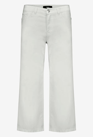 Straight Leg Cropped Jeans