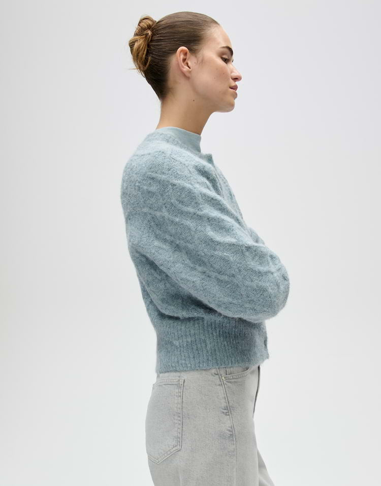 Dable Cardigan With Cable-Knit Pattern