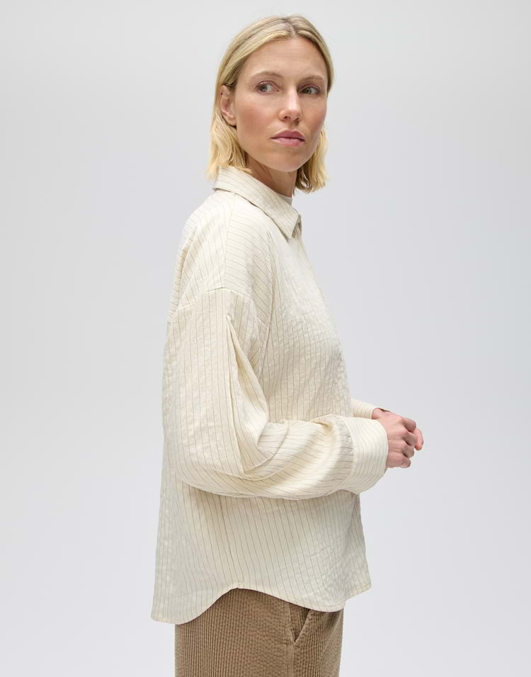 Flui Oversized Shirt With Pleated Details