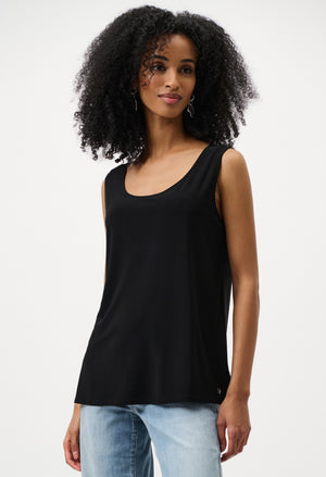 Sleeveless Scoop Neck Top