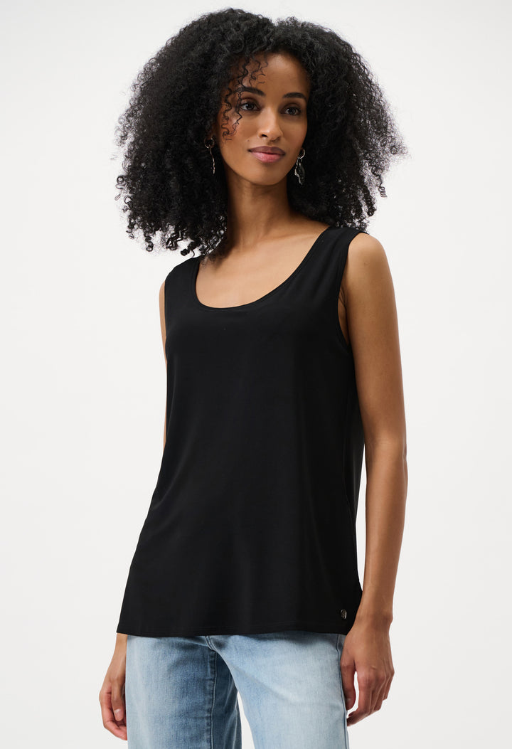 Sleeveless Scoop Neck Top
