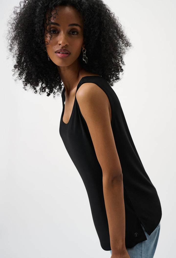 Sleeveless Scoop Neck Top