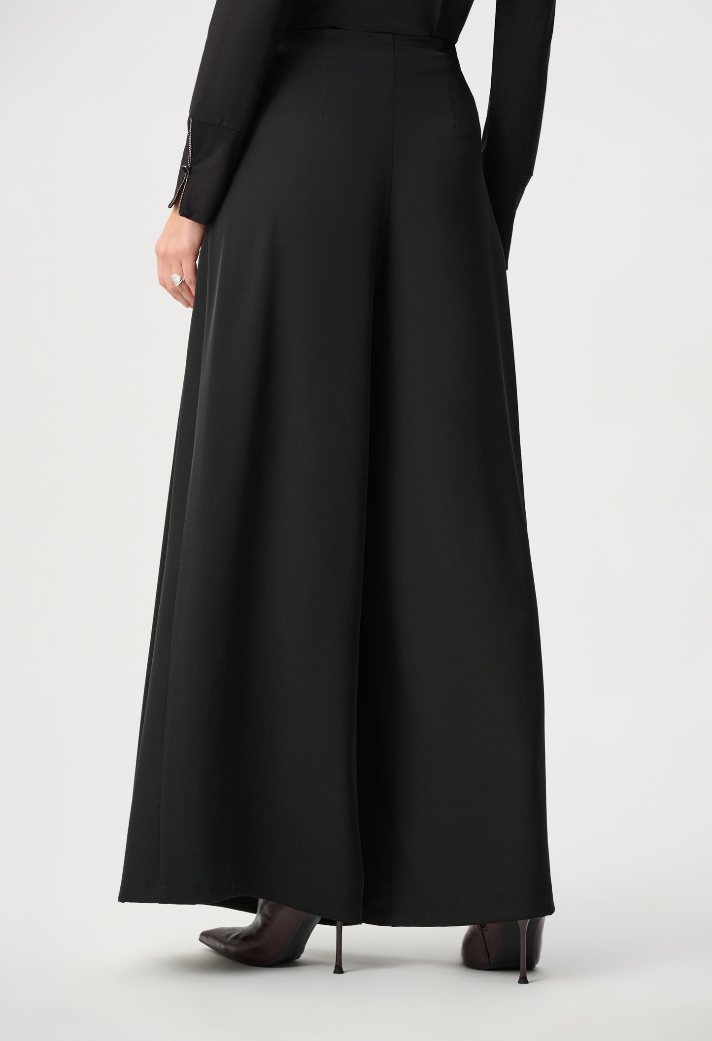 Full-length Pleated Trousers