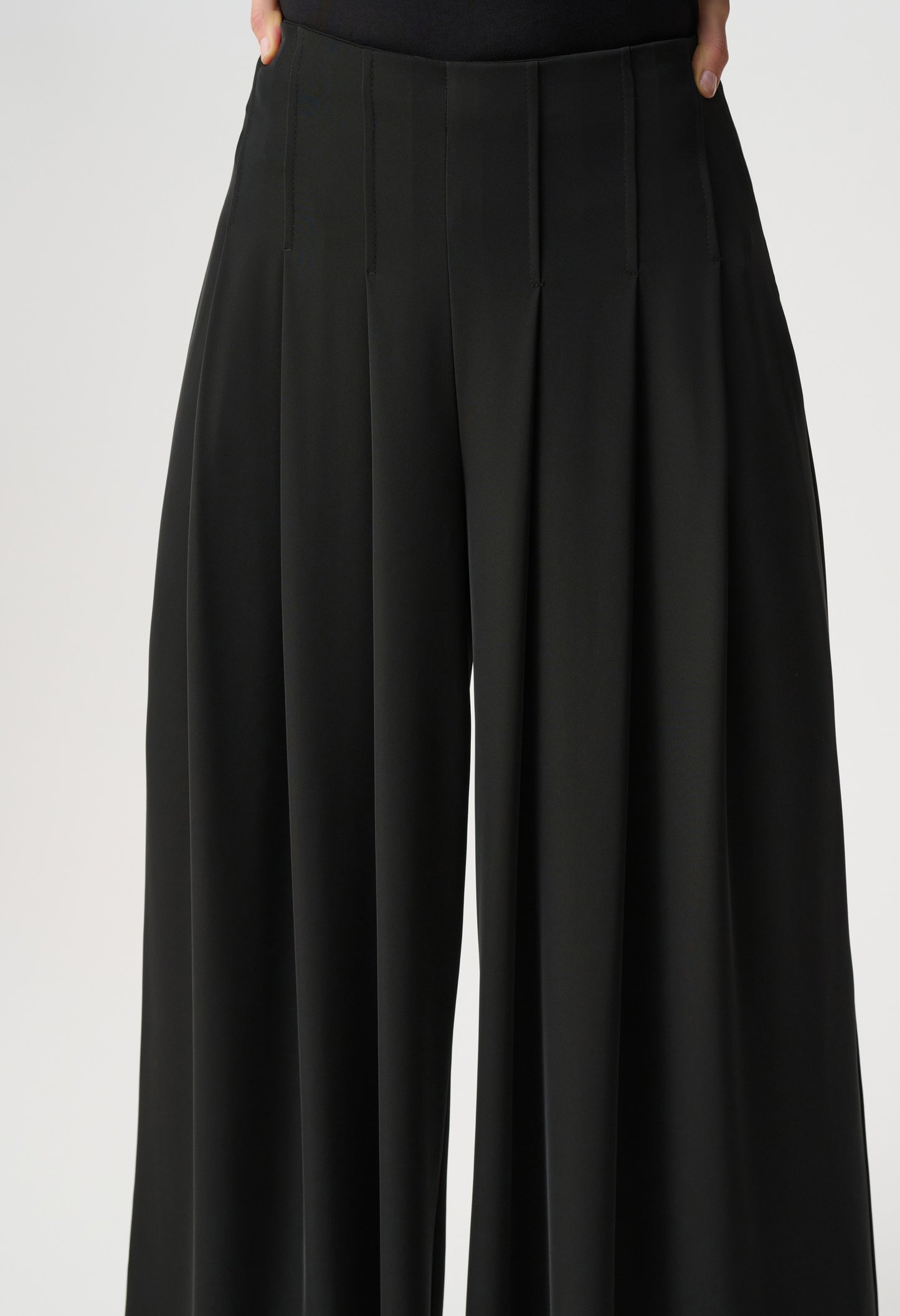 Full-length Pleated Trousers