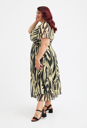 Victoria Angel Sleeve Mesh Midi Curve+ Dress
