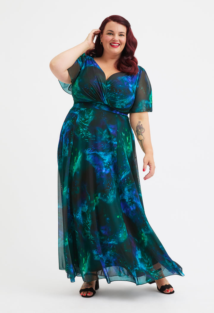 Isabelle Curve+ Float Sleeve Maxi Dress