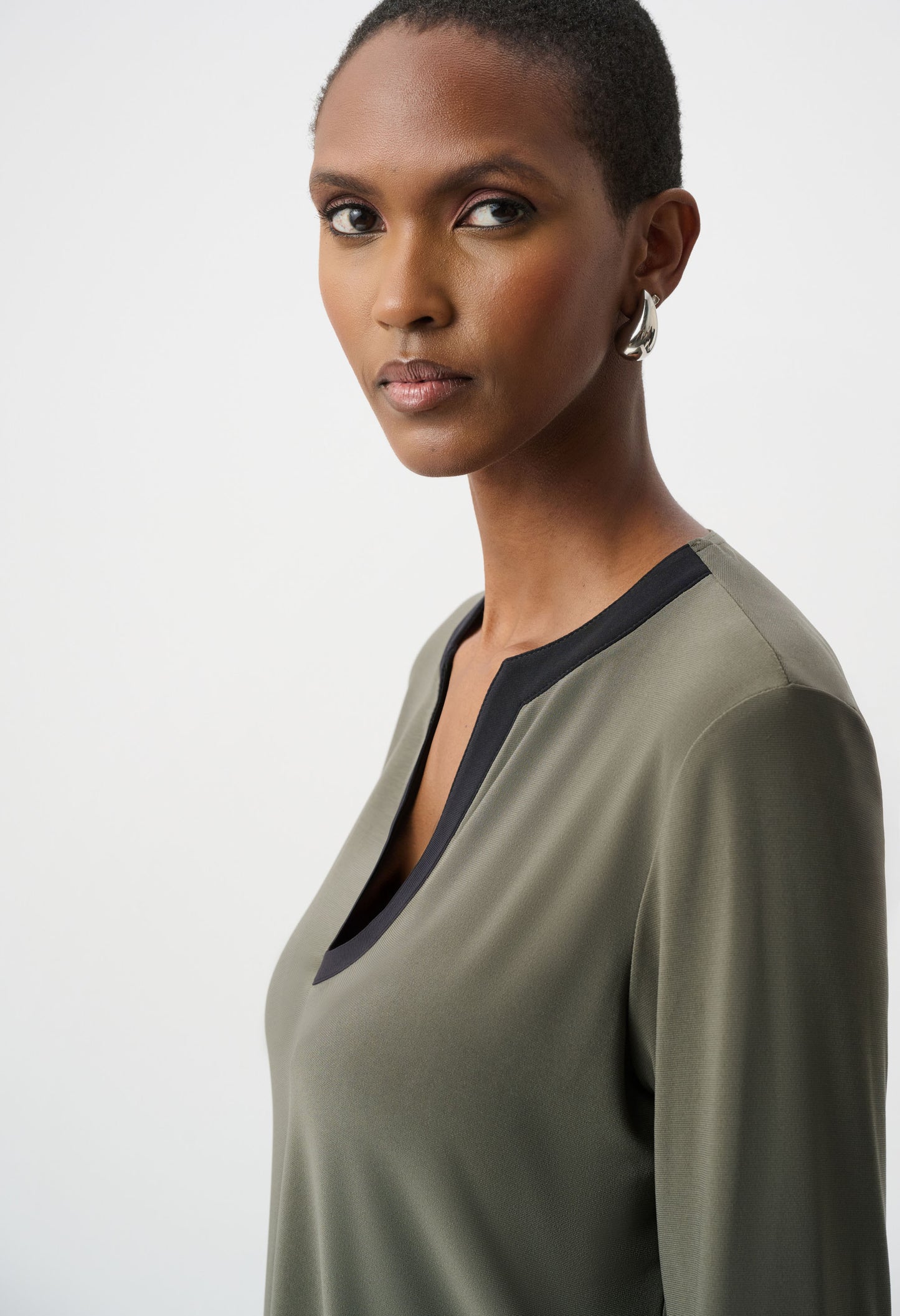 Contrast V-Neck Top