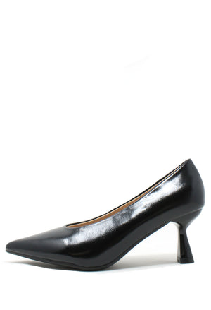Curved Court Heel
