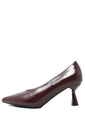 Curved Court Heel