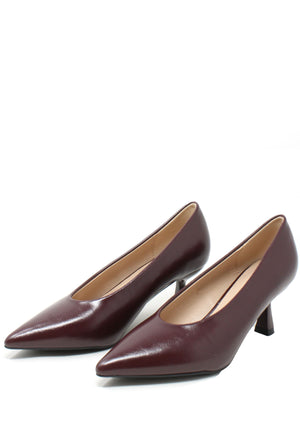 Curved Court Heel