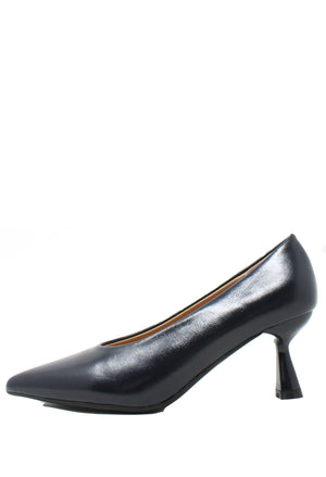 Curved Court Heel