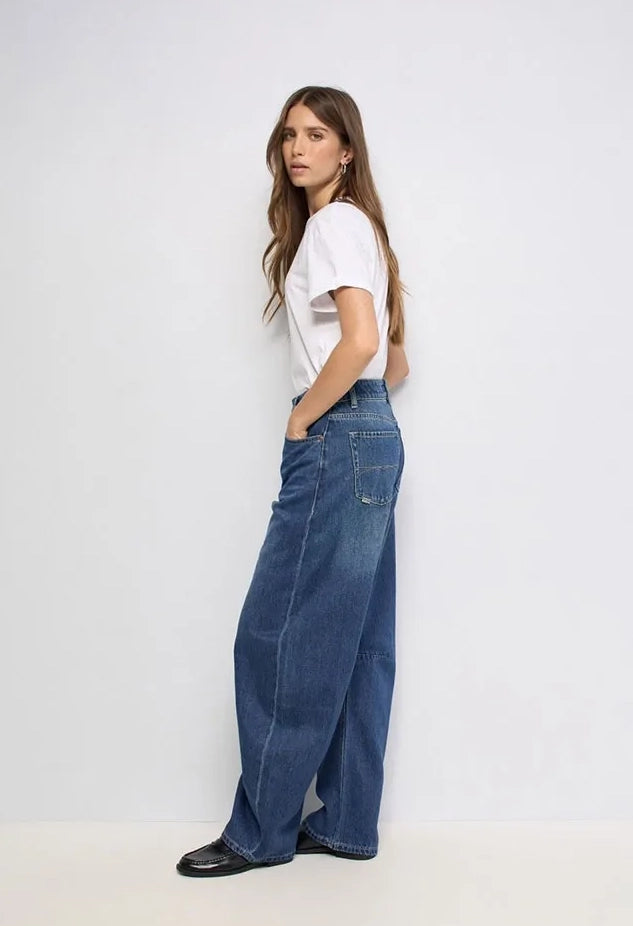 Barrel Fit Jeans
