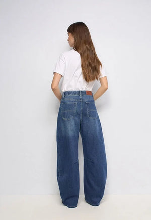 Barrel Fit Jeans