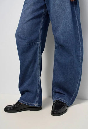 Barrel Fit Jeans