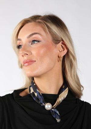 Magnetic Leopard Neck Scarf
