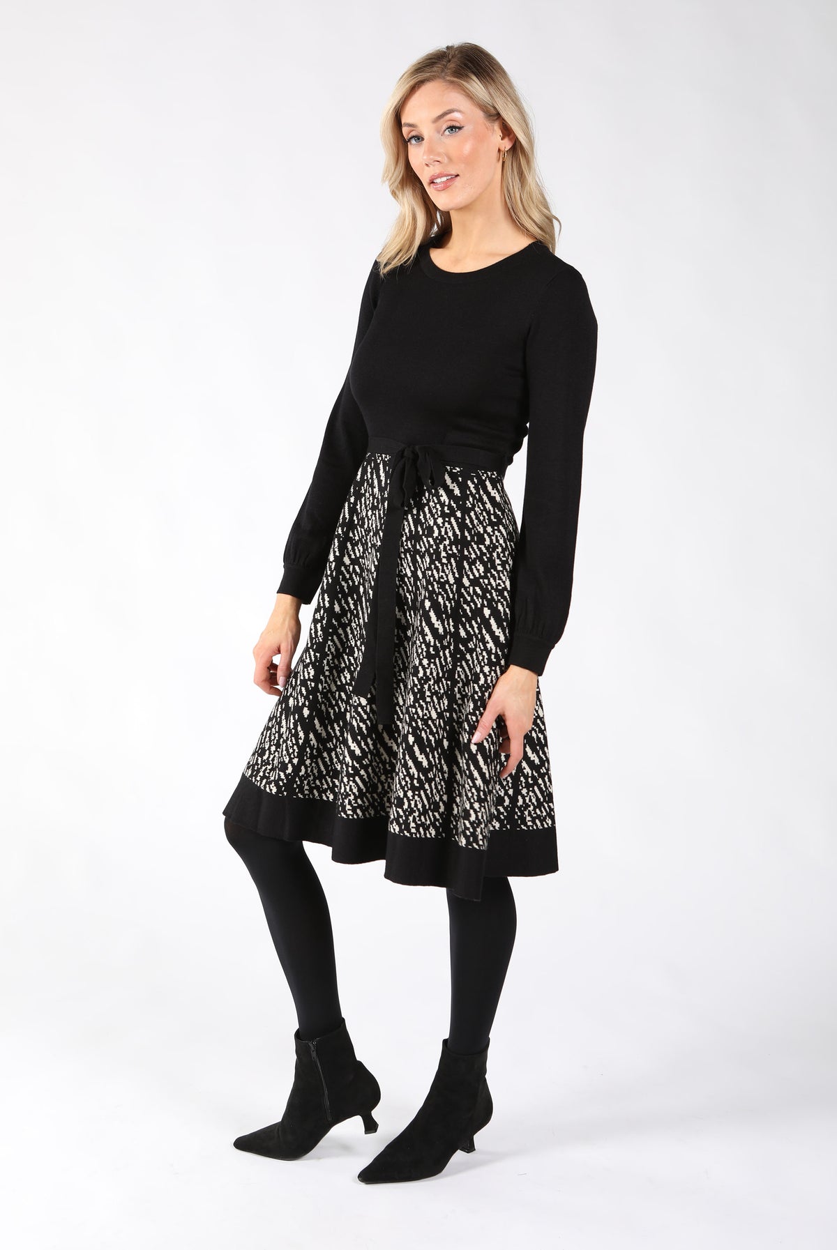 Knitted Black Long Sleeves Dress