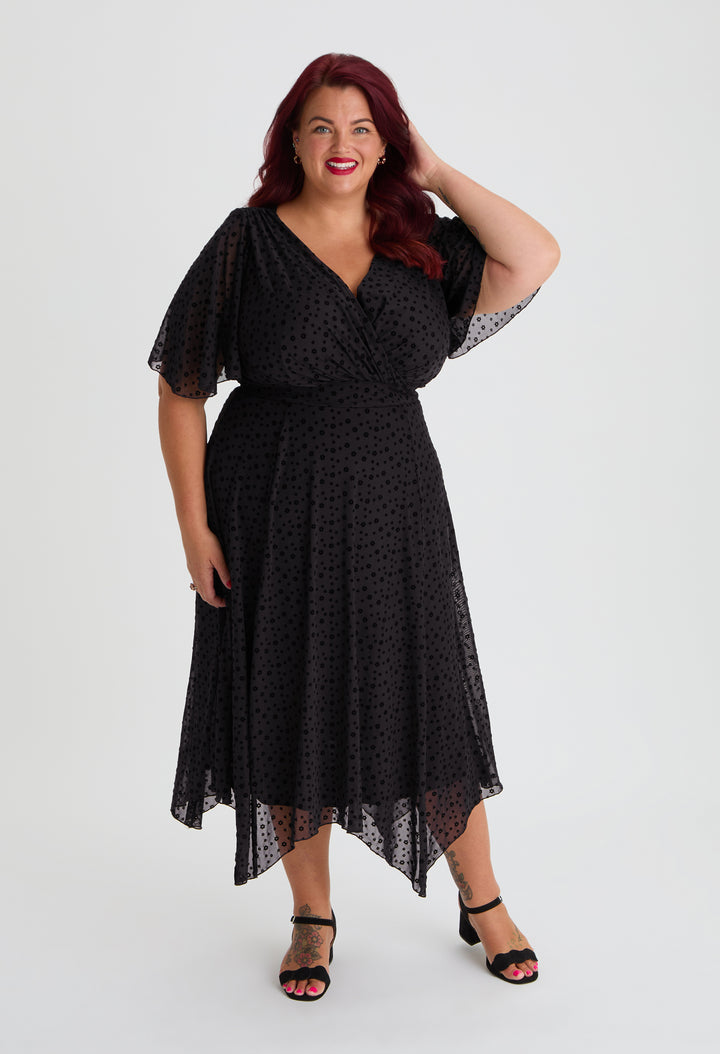 Julie Hanky Hem Curve+ Dress – Pamela Scott