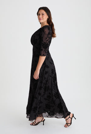 Verity Curve+ Maxi Dress