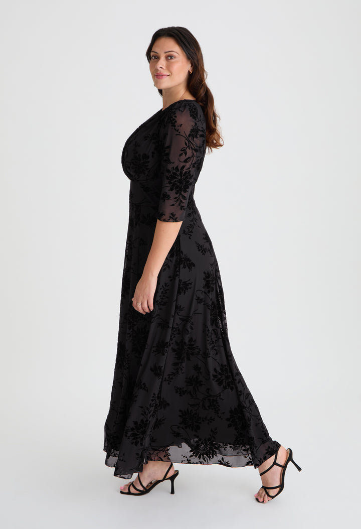 Verity Curve+ Maxi Dress