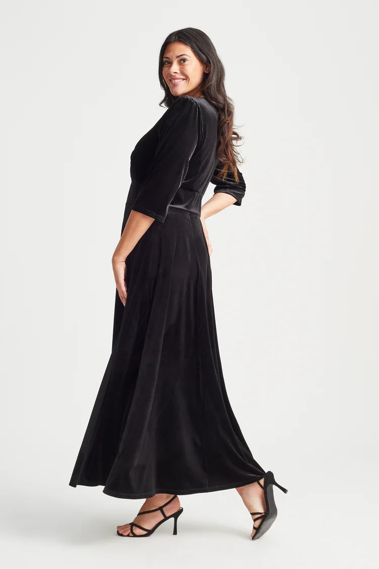 Verity Curve+ Maxi Dress