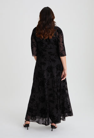 Verity Curve+ Maxi Dress