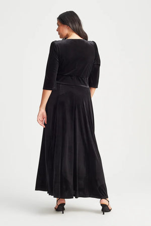 Verity Curve+ Maxi Dress