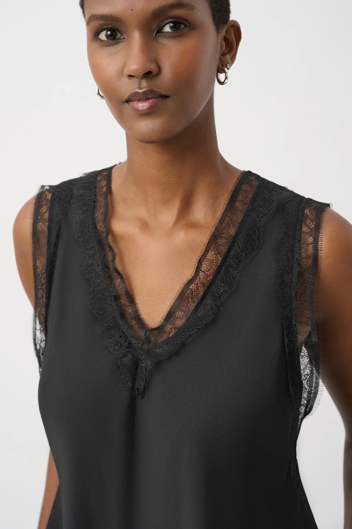 Lace Trim V-neck Pullover