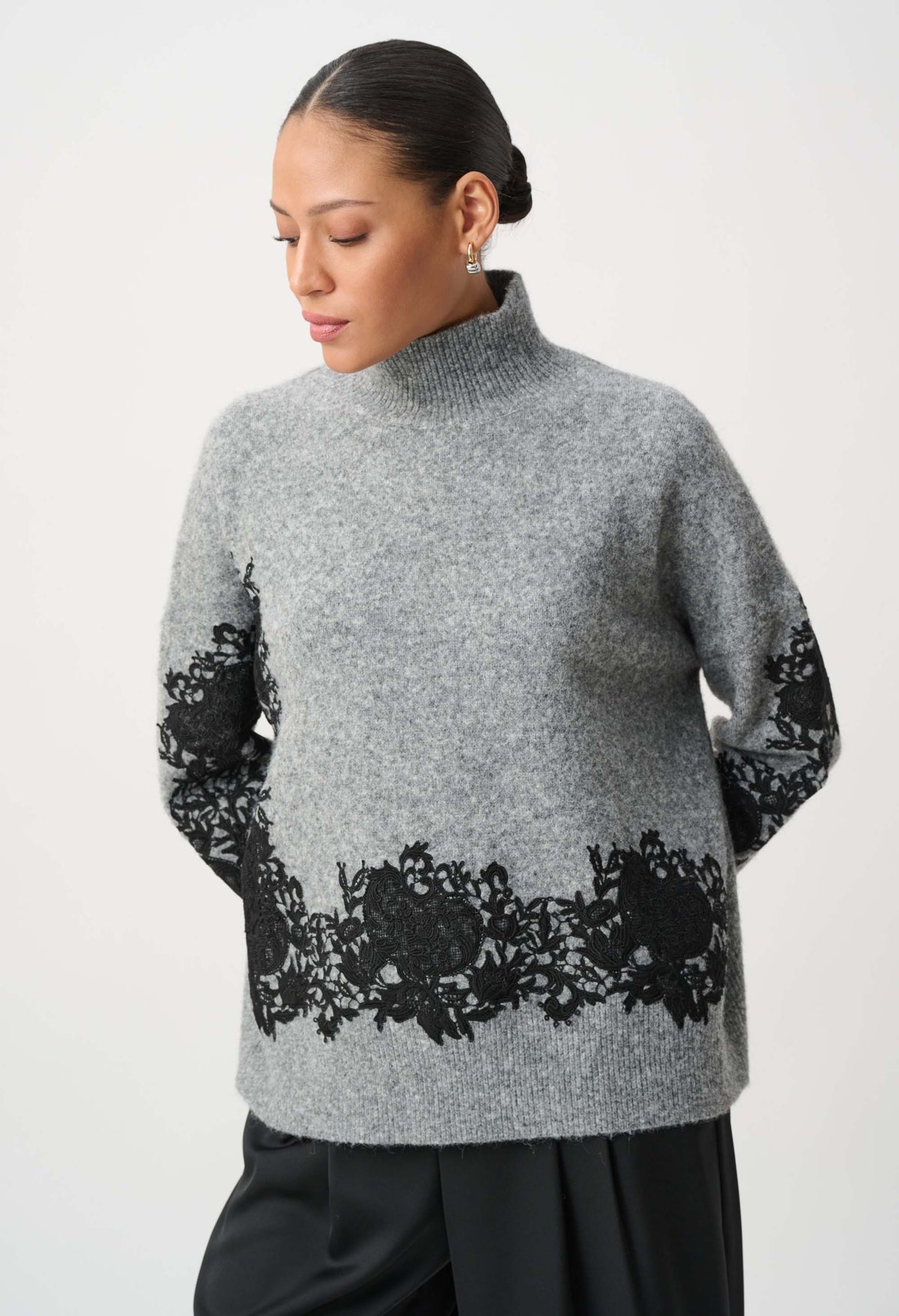 Relaxed Fit Floral Pullover