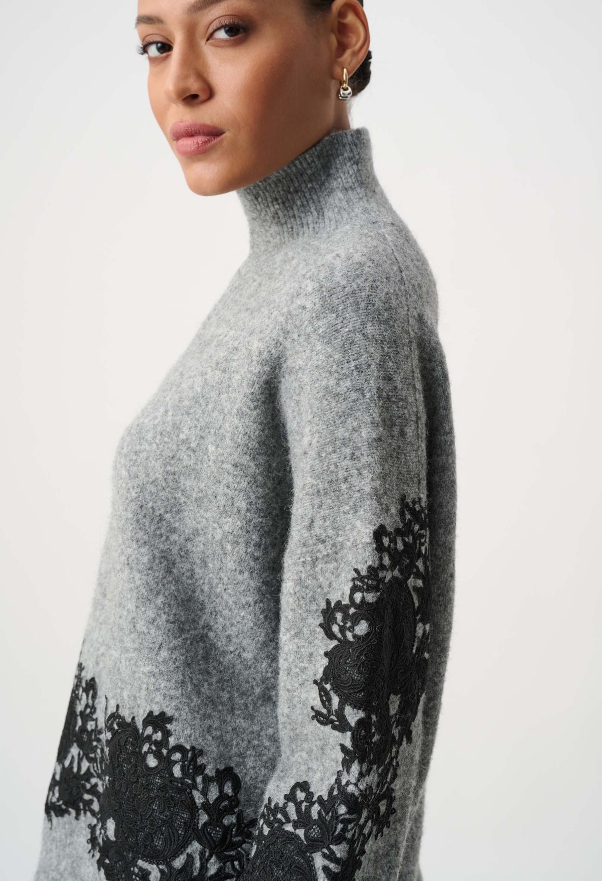 Relaxed Fit Floral Pullover