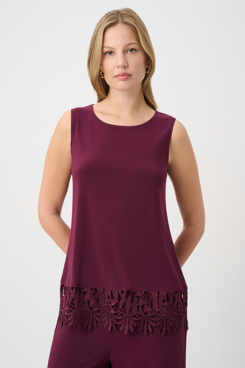 Chic Sleeveless Pullover