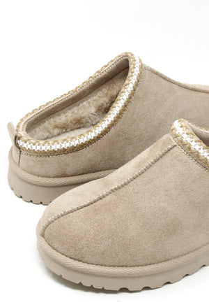 Embroidered Slip On Boots