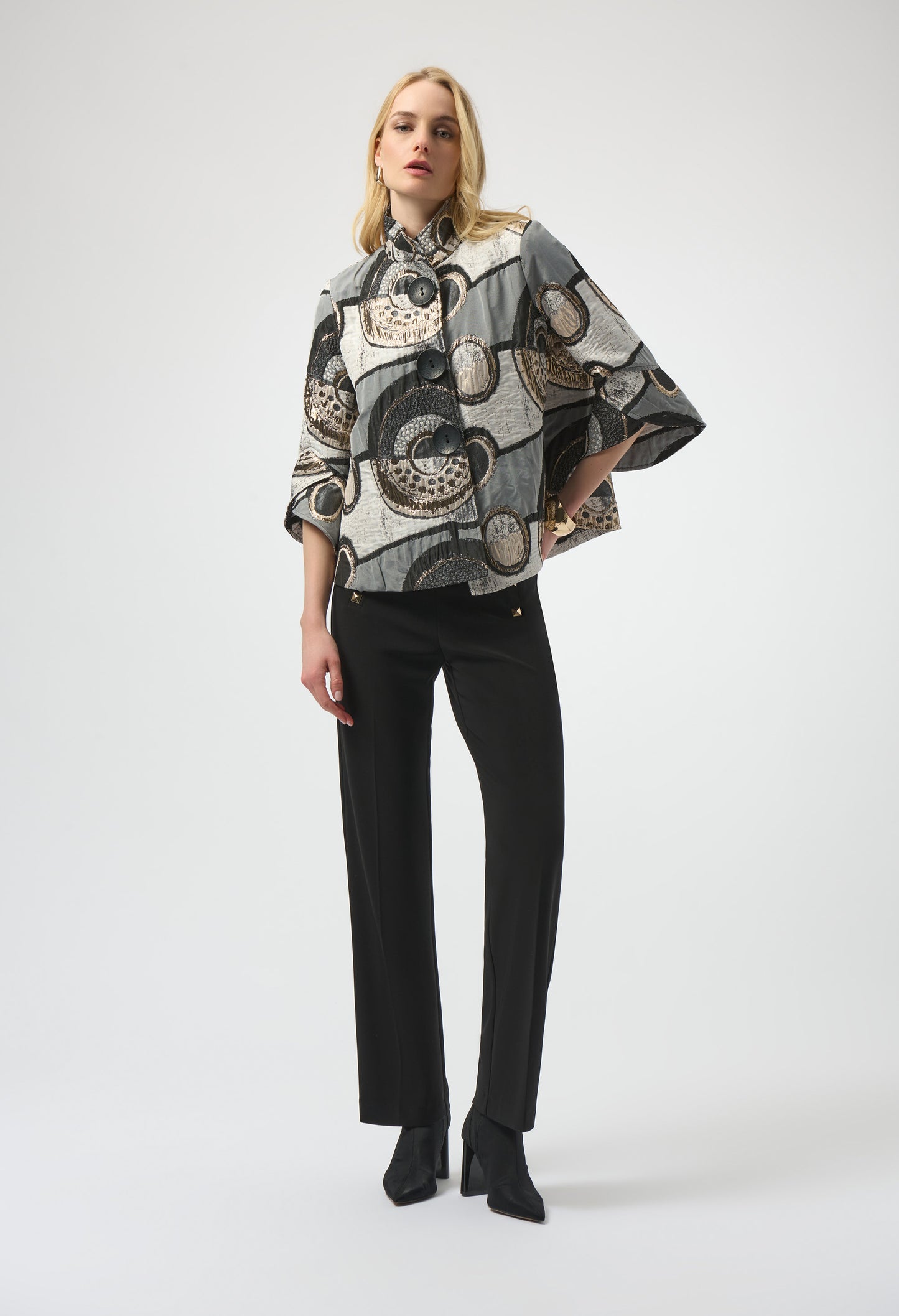 Abstract Collared Flare-sleeve