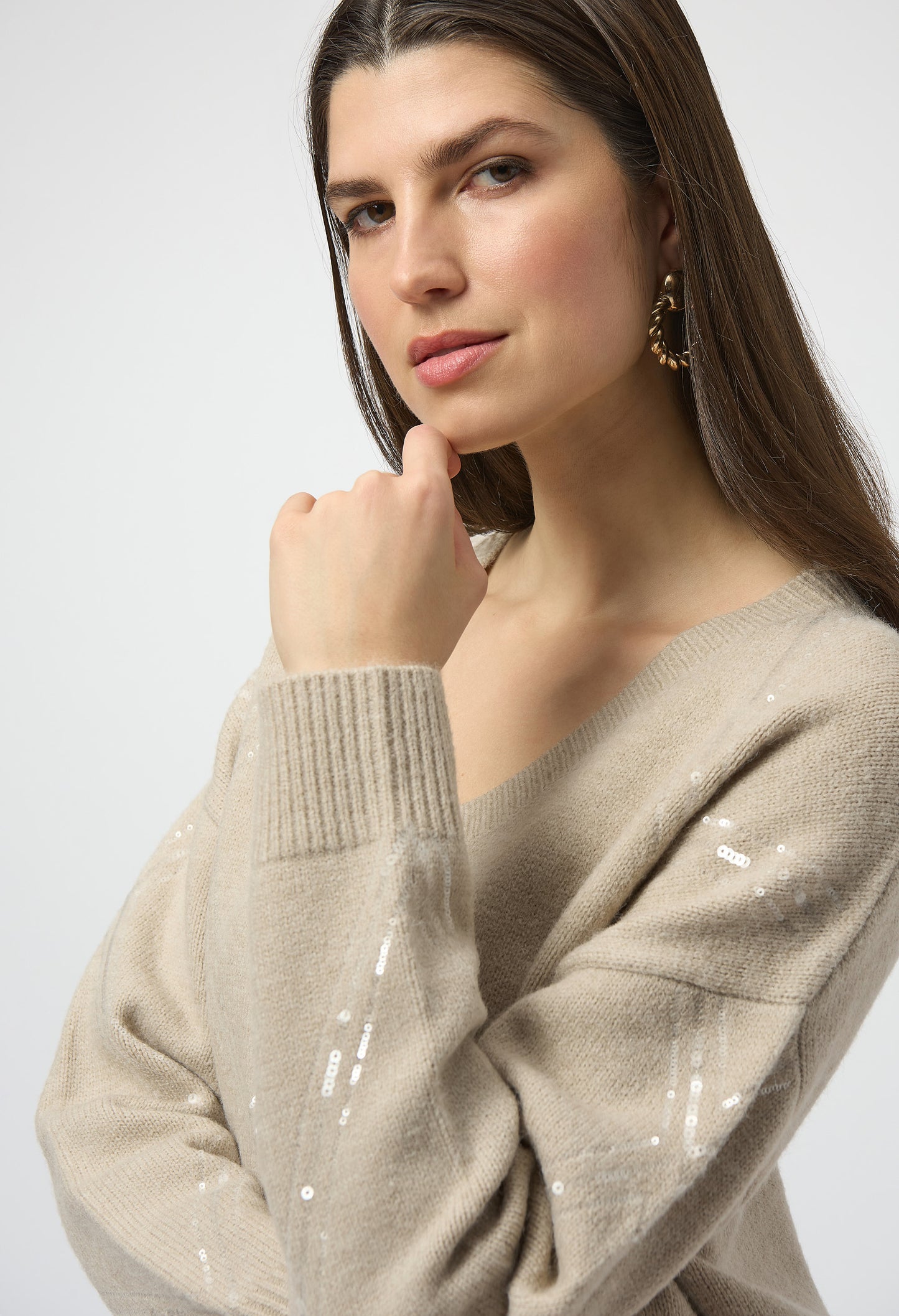 V-neck Chic Pullover